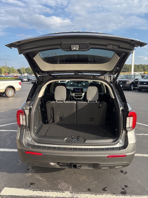 2025 Ford Explorer photo 38