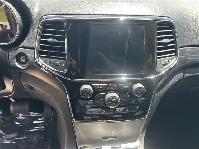 2021 Jeep Grand Cherokee Laredo X photo 16