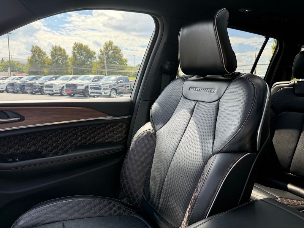 2024 Jeep Grand Cherokee L Summit photo 24