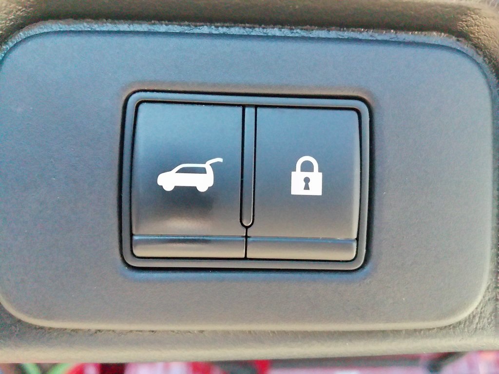 2021 Nissan Rogue SV photo 19