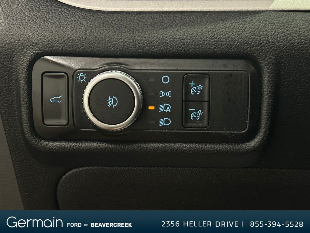 2023 Ford Explorer XLT photo 22