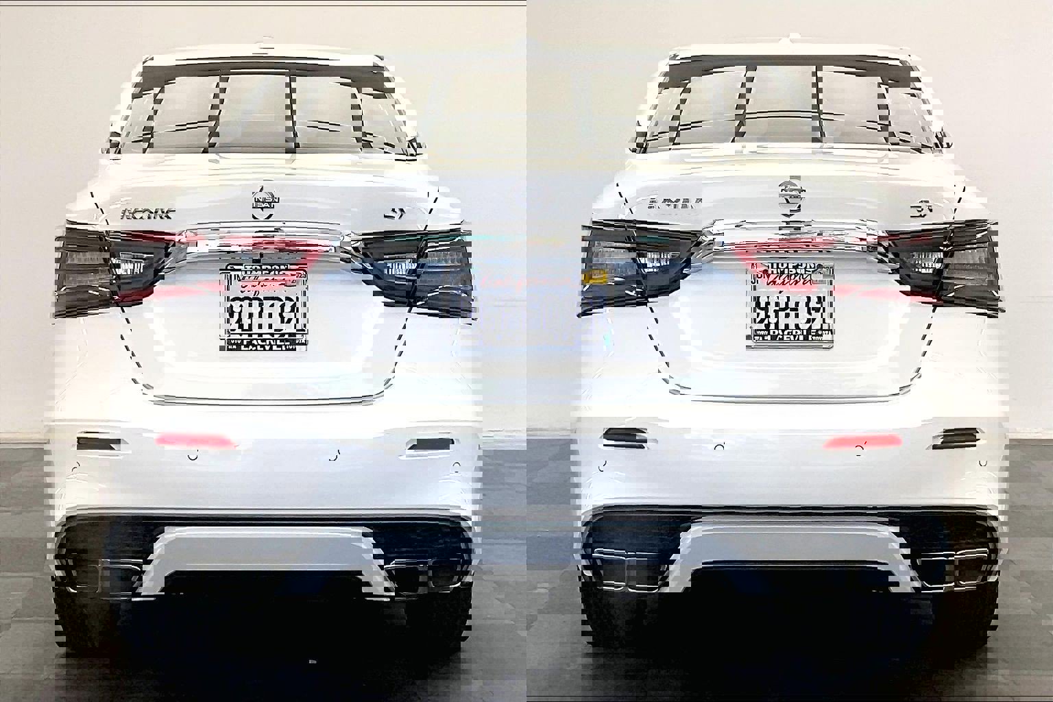 2023 Nissan Maxima SV photo 3