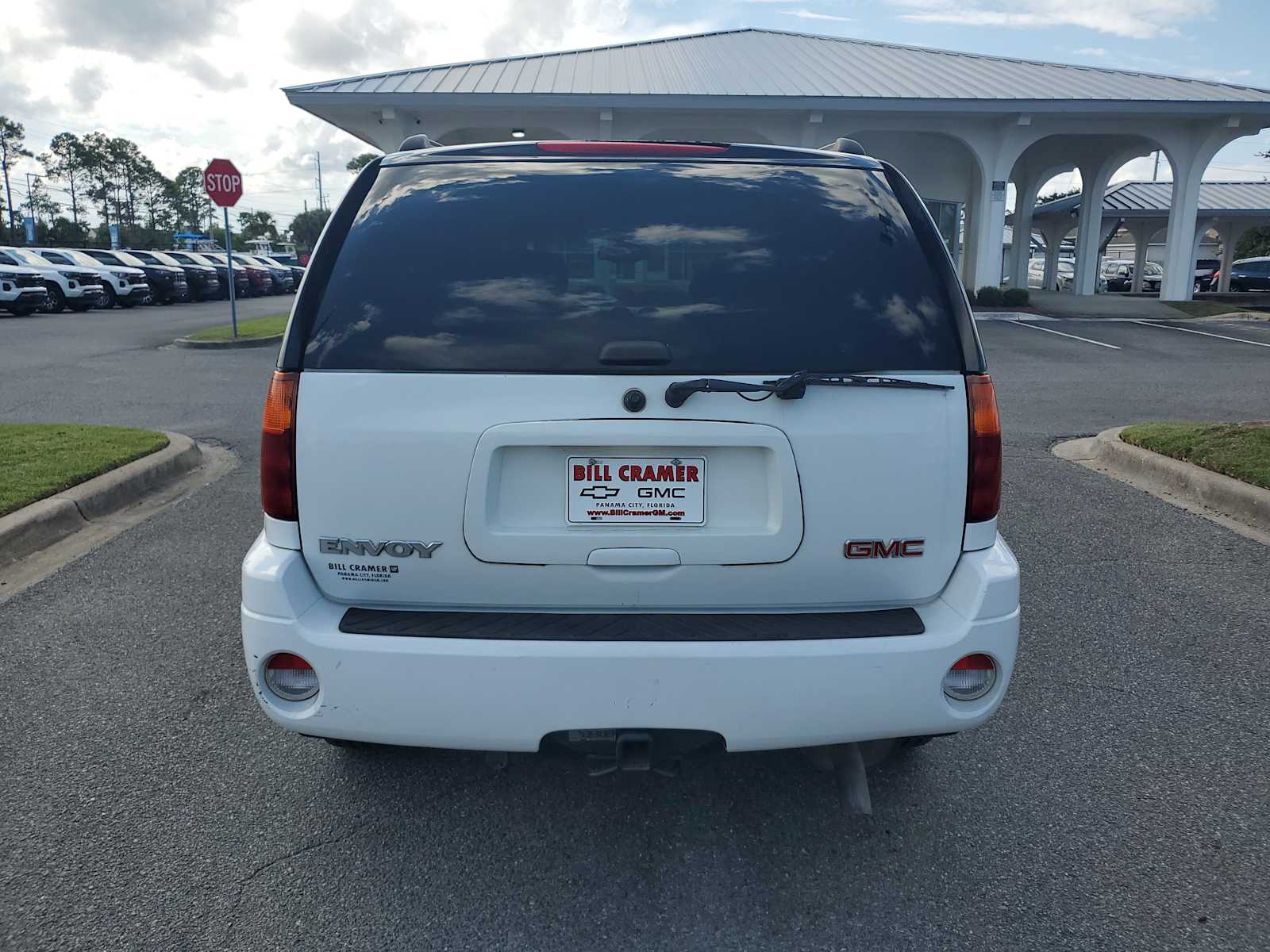 2003 Gmc Envoy SLE photo 3