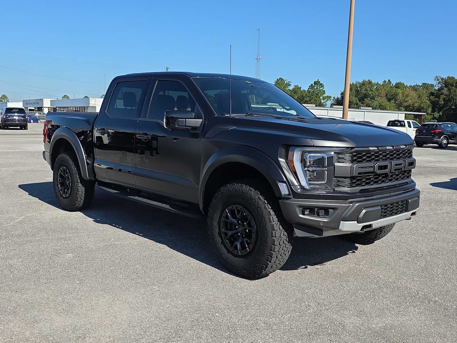 2023 Ford F-150 Raptor photo 2