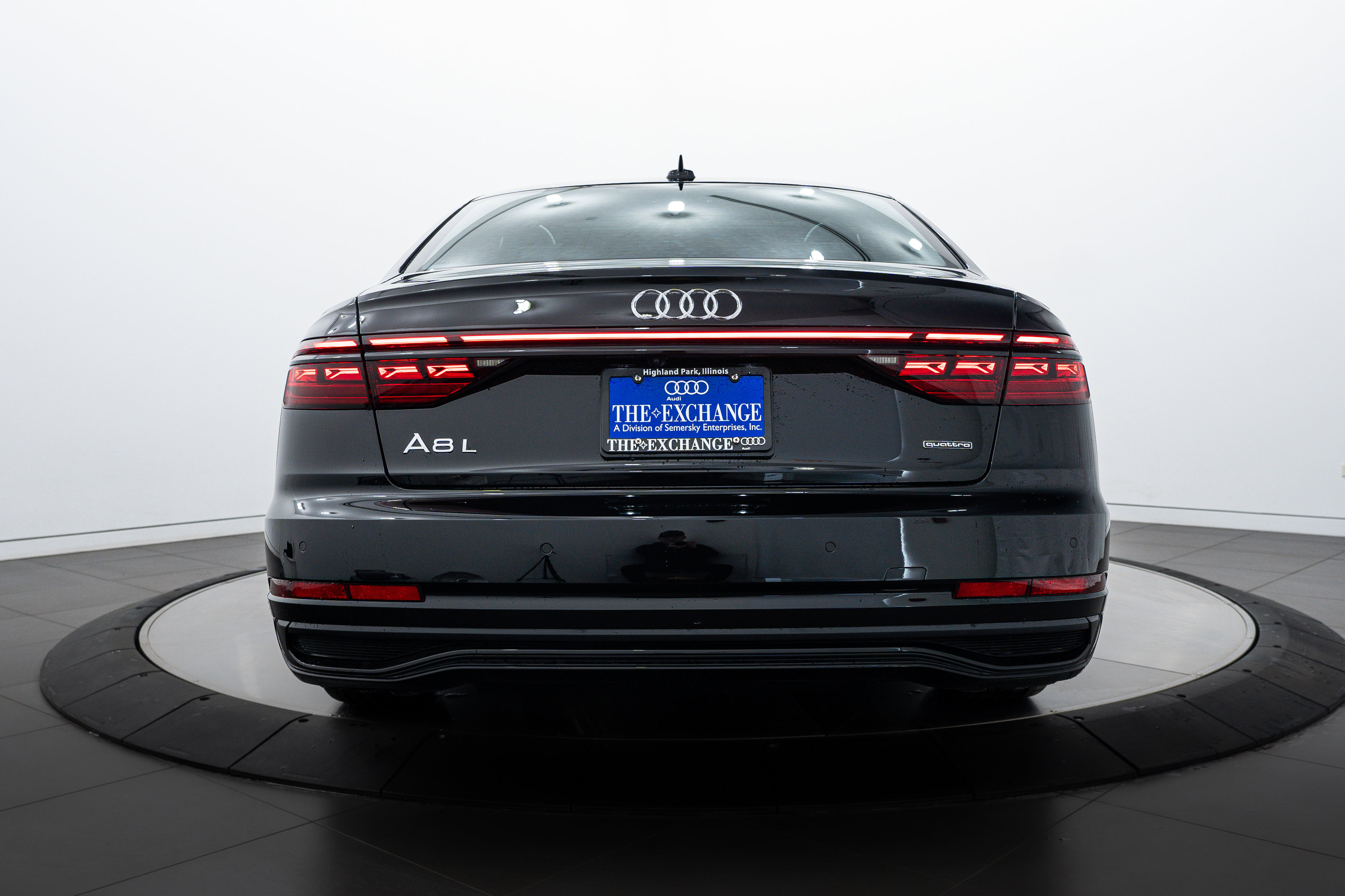 2025 Audi A8 L 55 photo 13