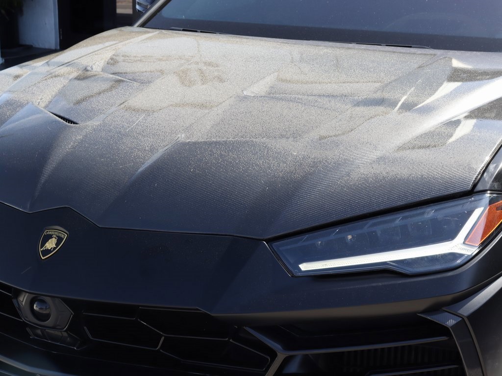 2022 Lamborghini Urus photo 3