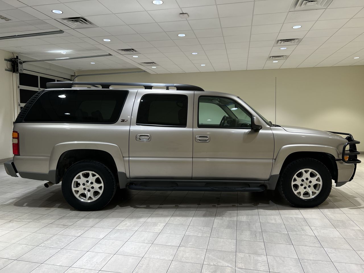 2003 Chevrolet Suburban Z71 photo 39