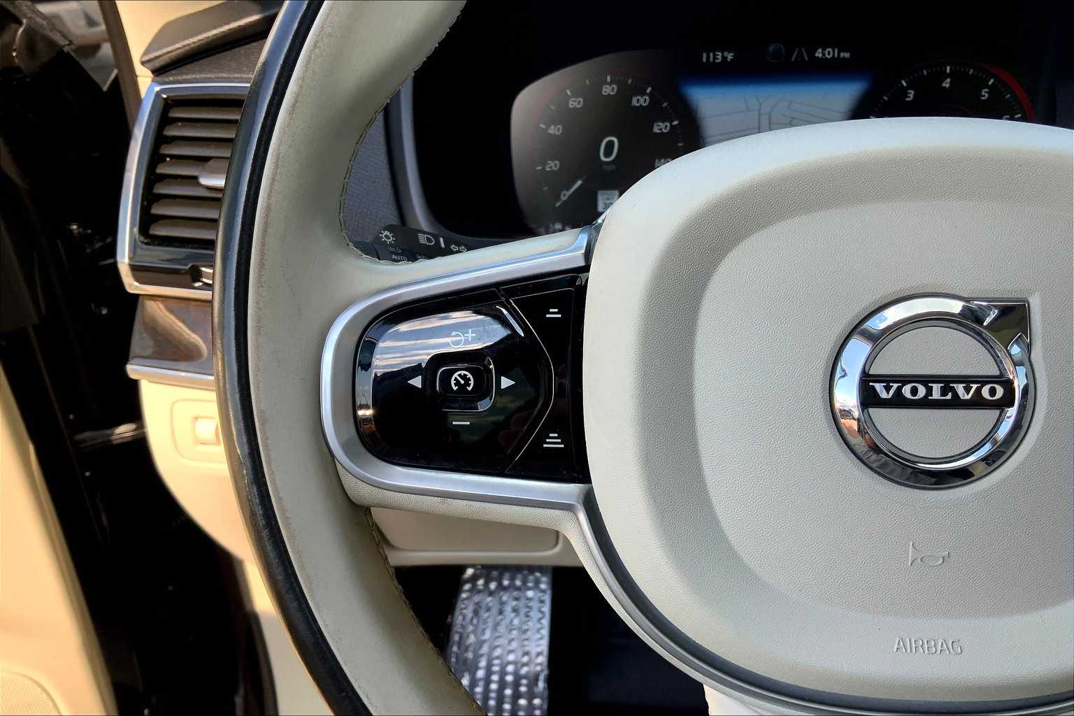 2017 Volvo XC90 Momentum photo 22