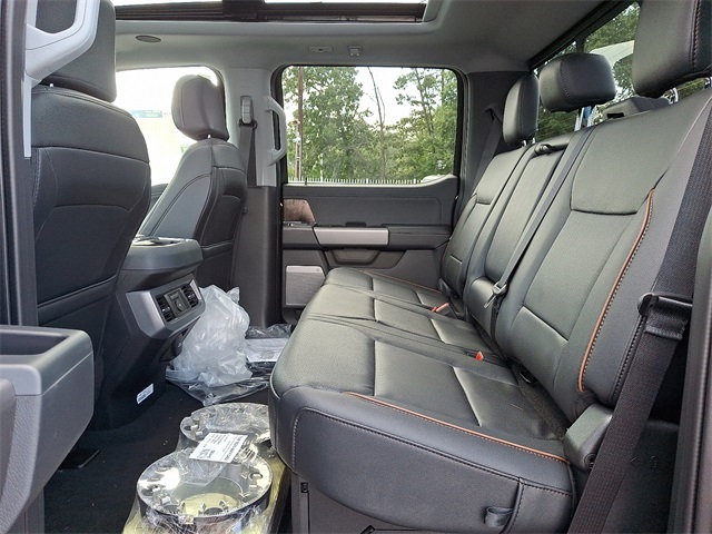 2025 Ford F-350 Lariat photo 8