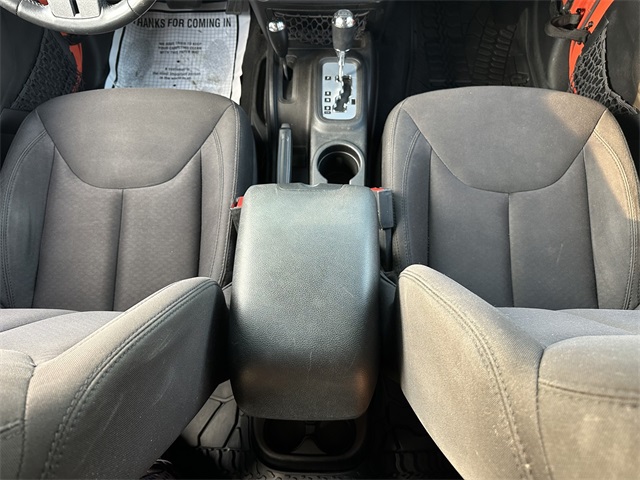 2015 Jeep Wrangler Unlimited Sport photo 16