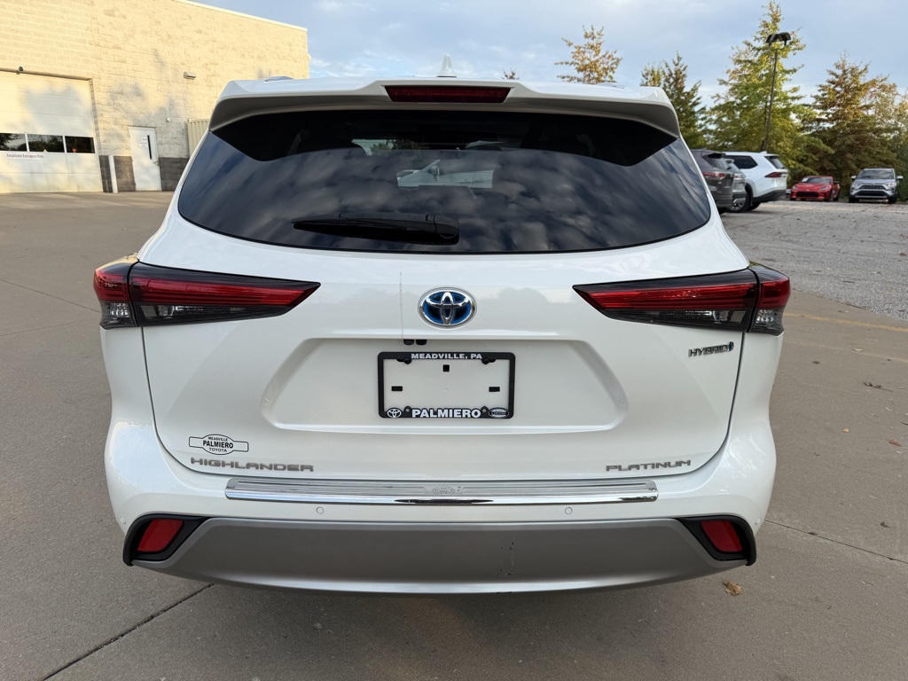 2021 Toyota Highlander Hybrid Platinum photo 4