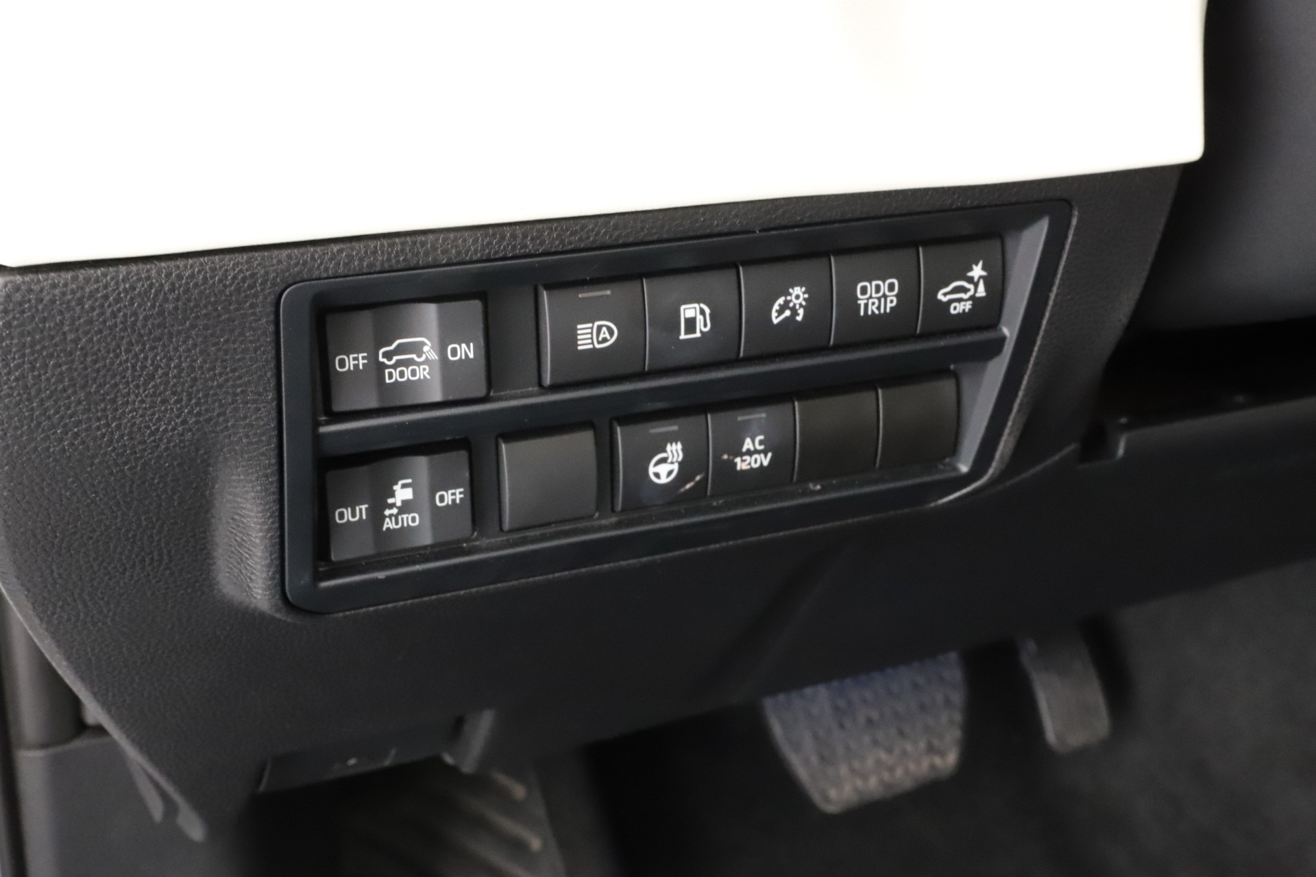 2024 Toyota RAV4 LE photo 19