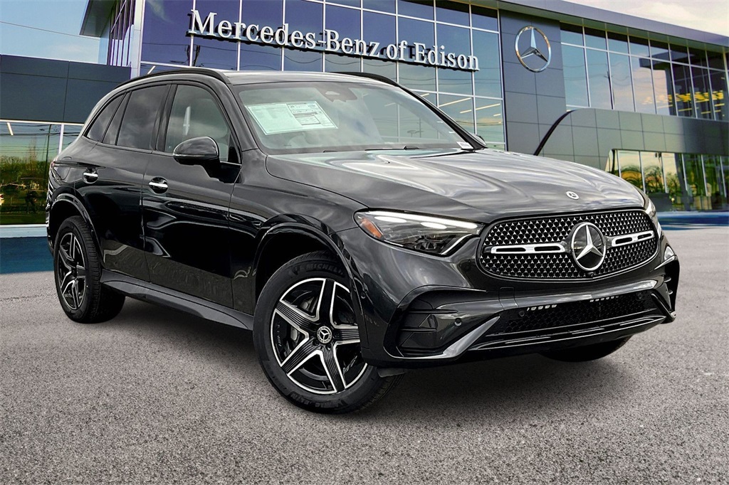 2026 Mercedes-Benz GLC Base's photo