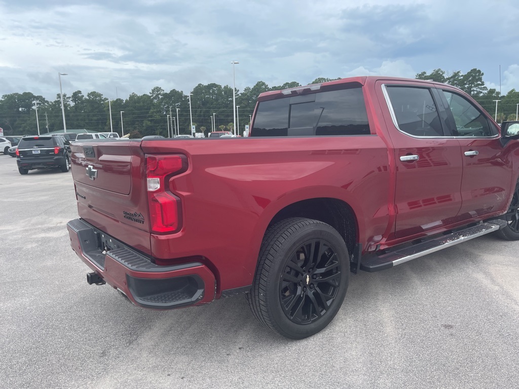 2022 Chevrolet Silverado 1500 High Country photo 3