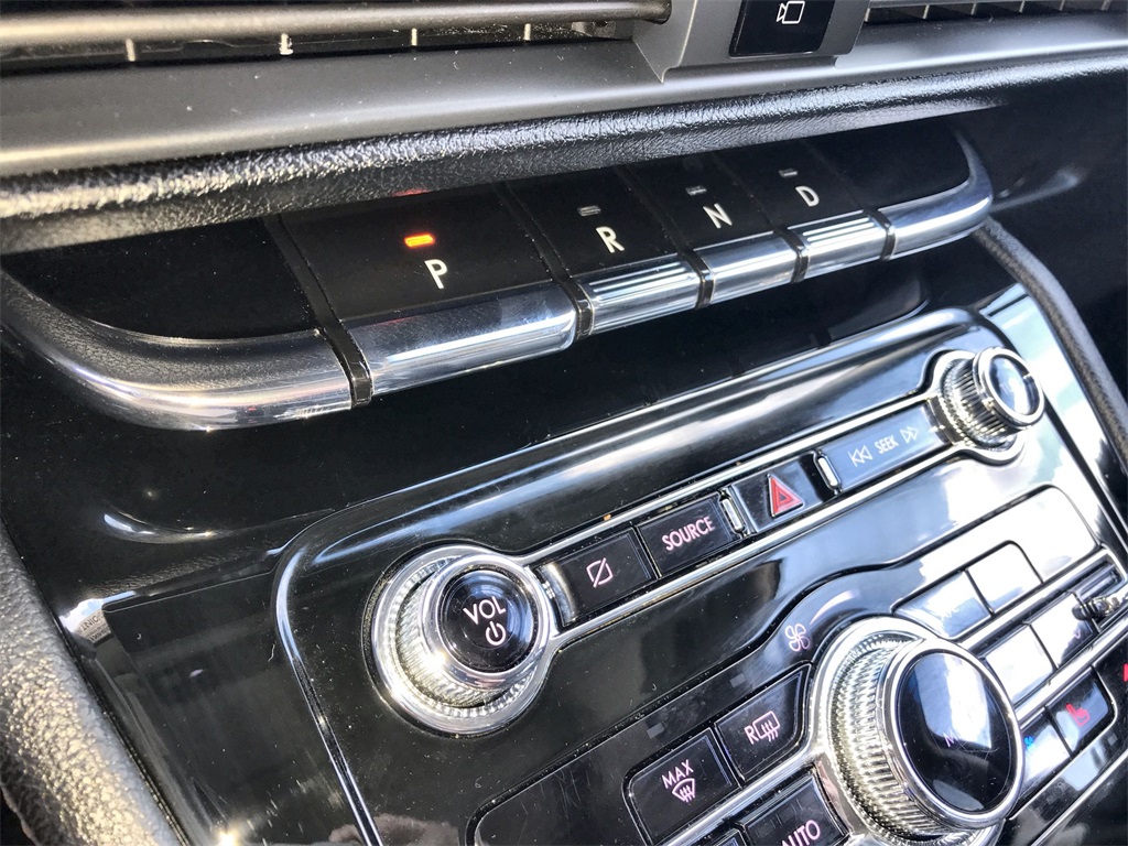 2021 Lincoln Corsair Standard photo 20