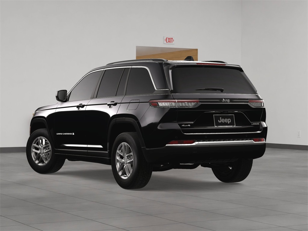 2025 Jeep Grand Cherokee Laredo X photo 4