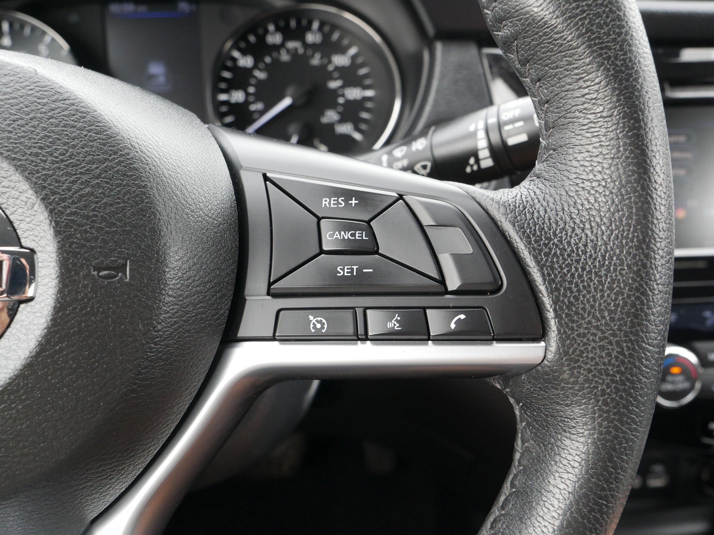 2019 Nissan Rogue SV photo 30
