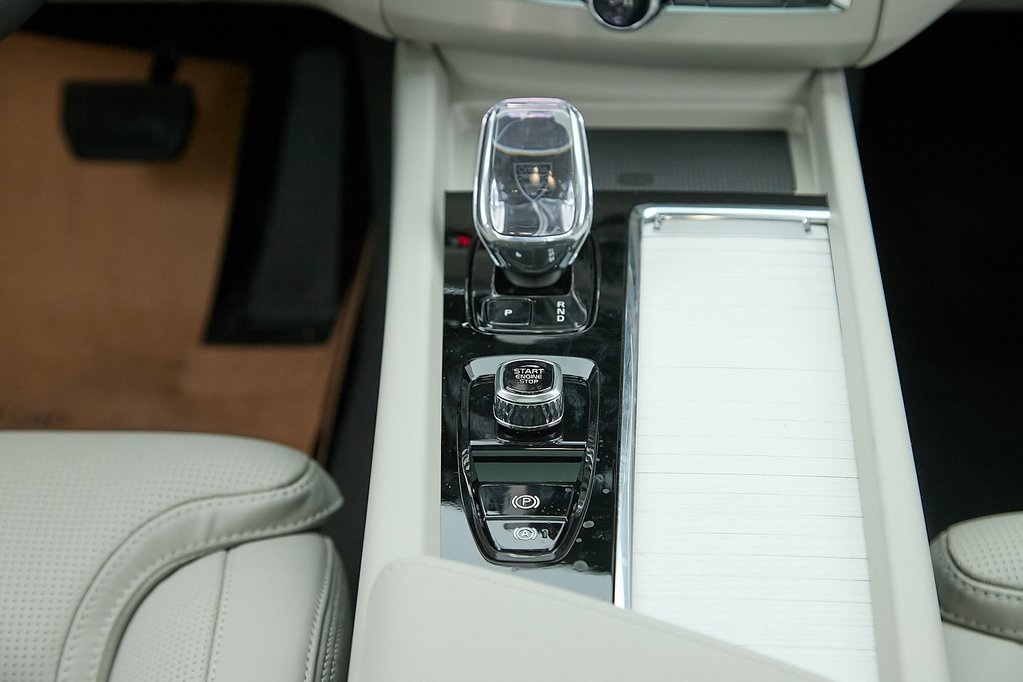 2026 VOLVO XC60 - Image 26