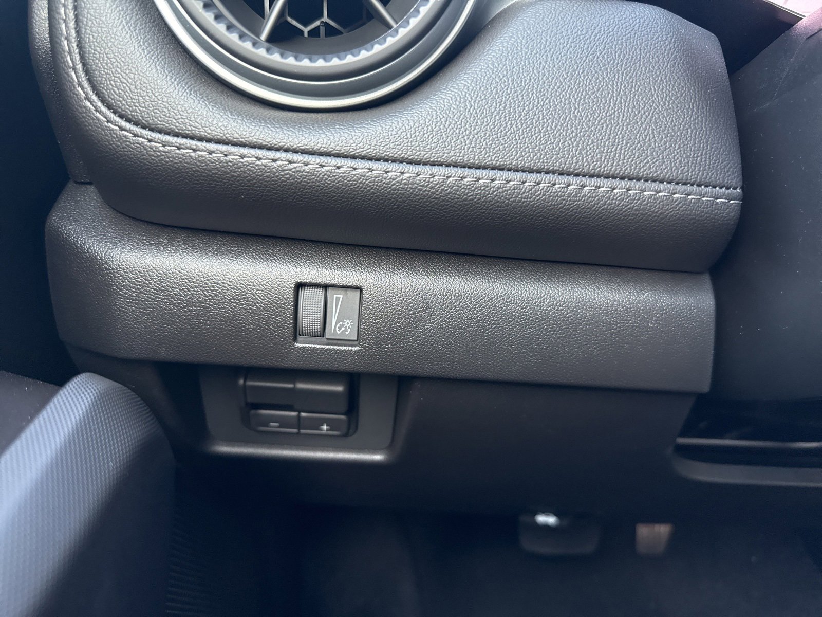 2026 Chevrolet Colorado LT photo 32