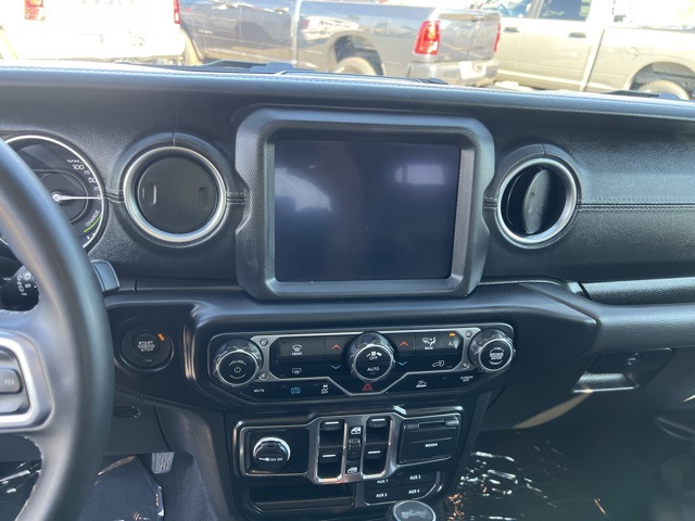 2023 Jeep Wrangler Sahara 4xe photo 18