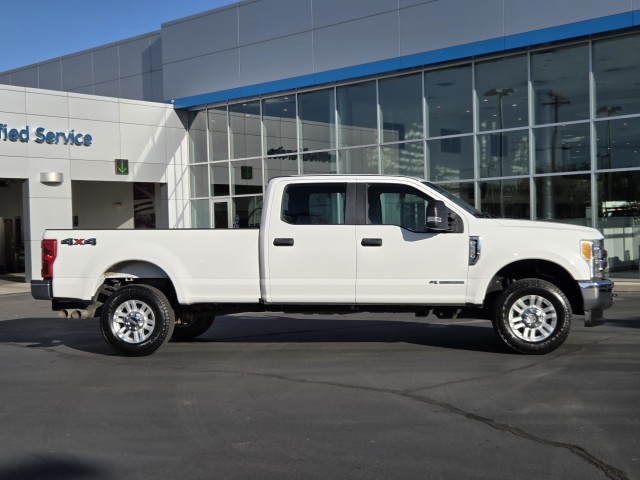 2017 Ford F-350 Platinum photo 3