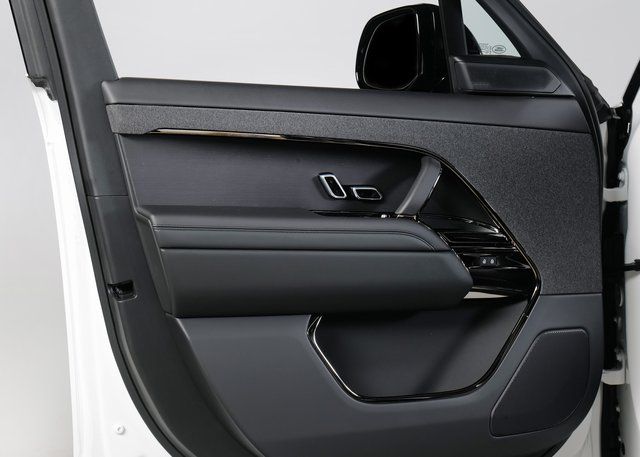 2025 Land Rover Range Rover Sport SE photo 21