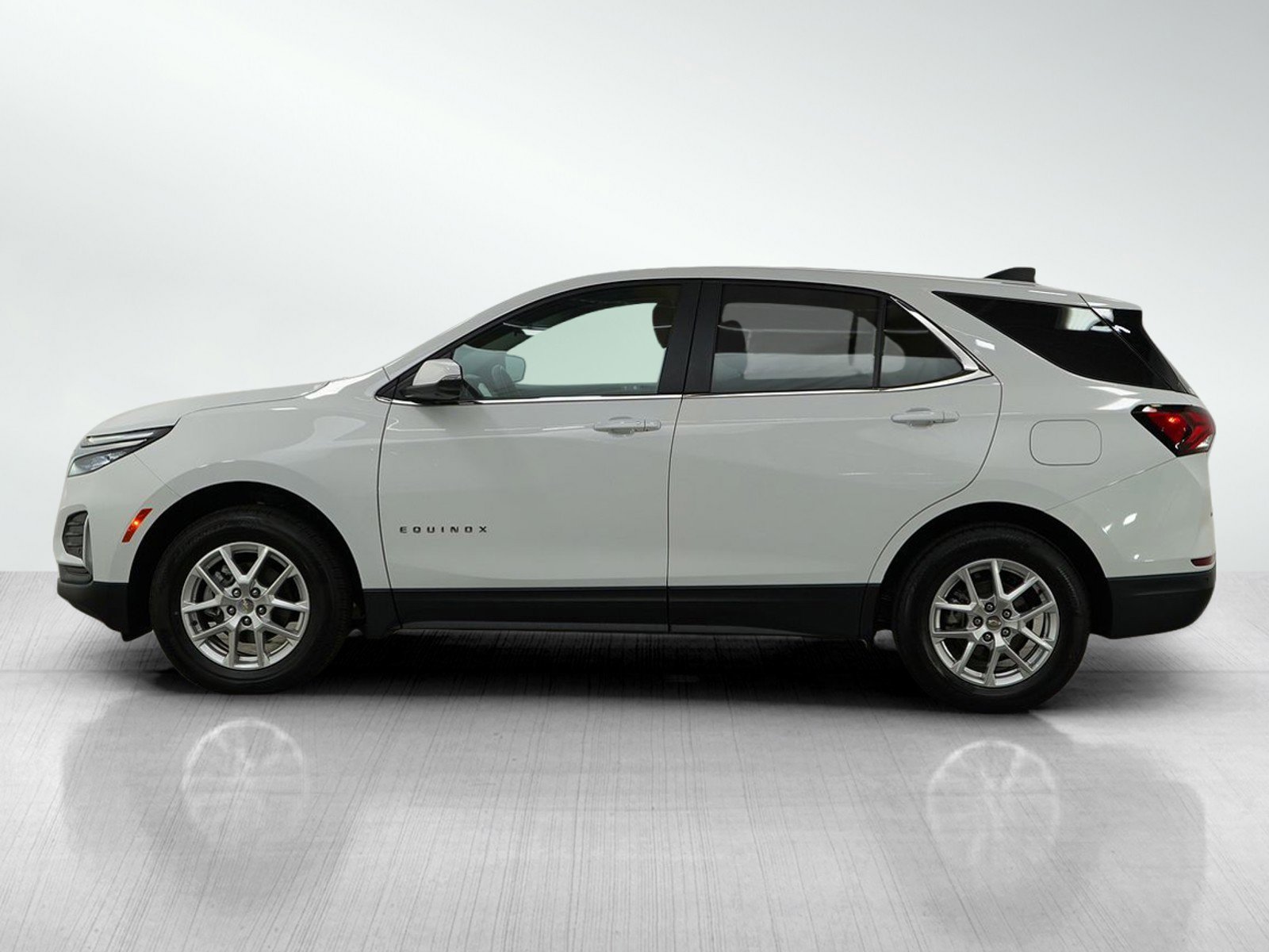 Used 2024 Chevrolet Equinox LT with VIN 3GNAXUEG9RL272700 for sale in Bloomington, Minnesota