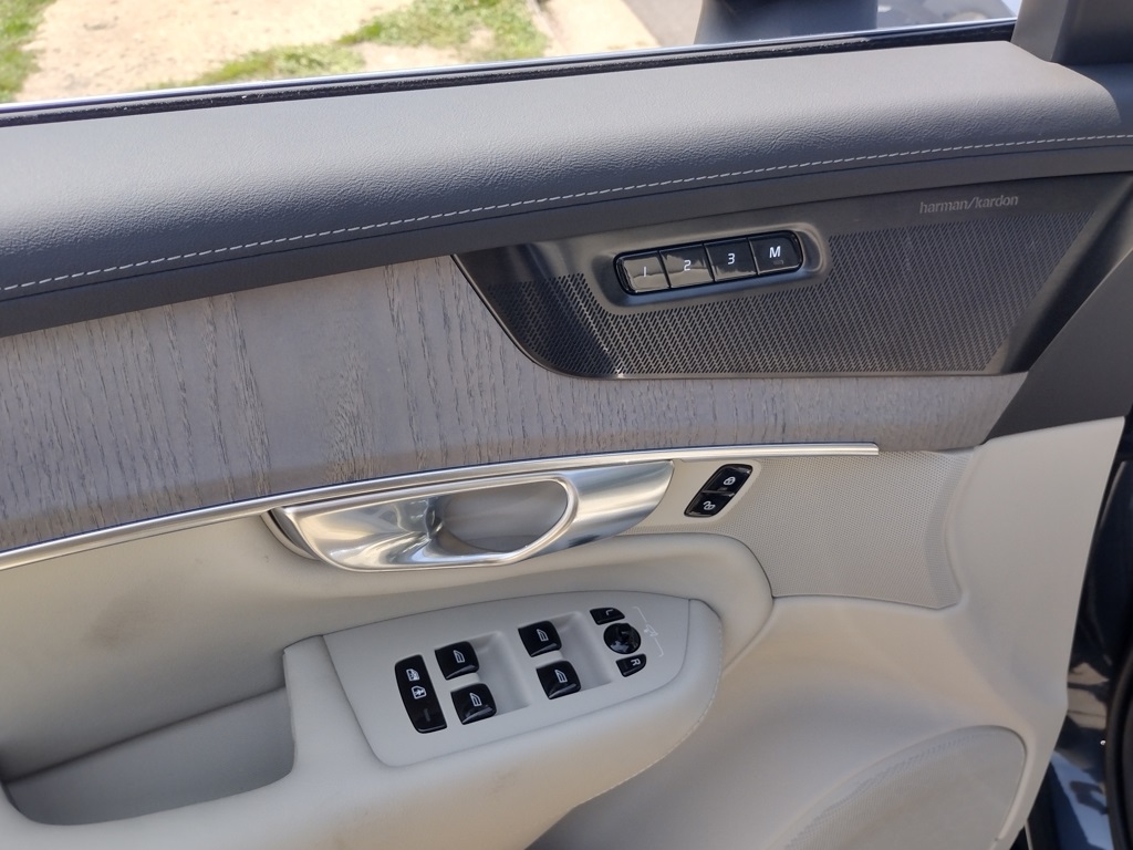 2026 VOLVO XC90 - Image 12