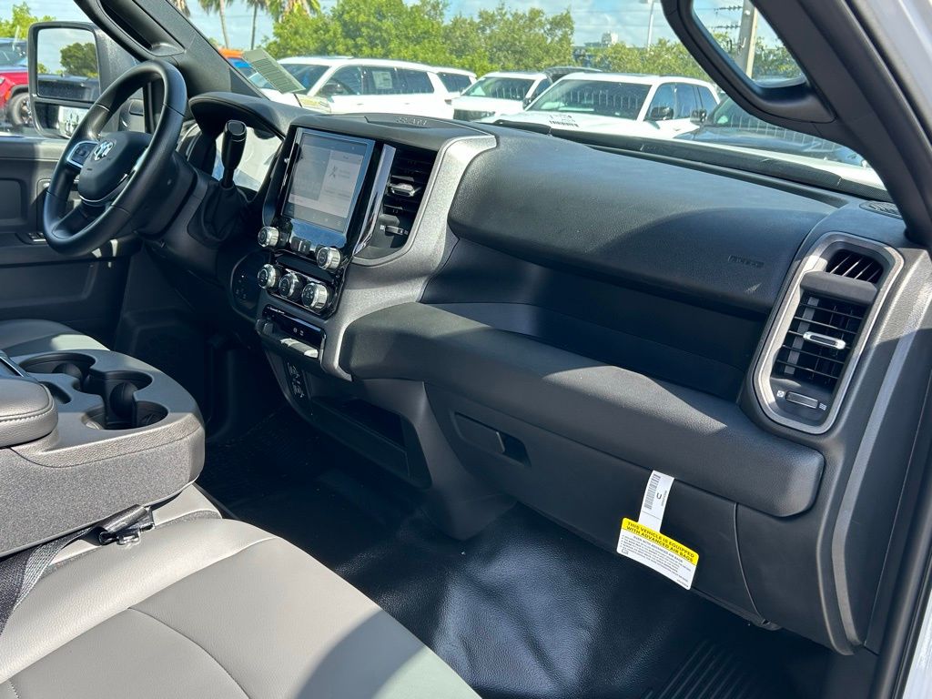 2025 Ram 2500 Tradesman photo 23