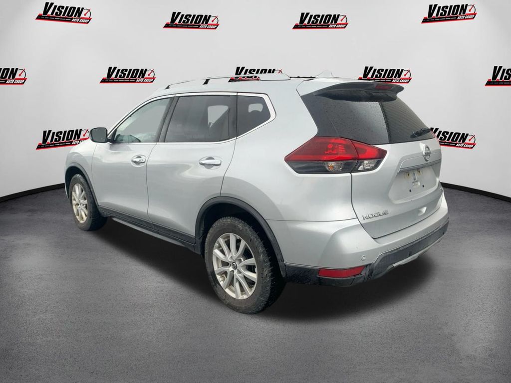 2019 Nissan Rogue SV photo 7