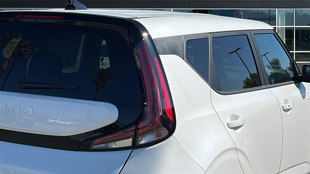 2025 Kia Soul GT-Line photo 7