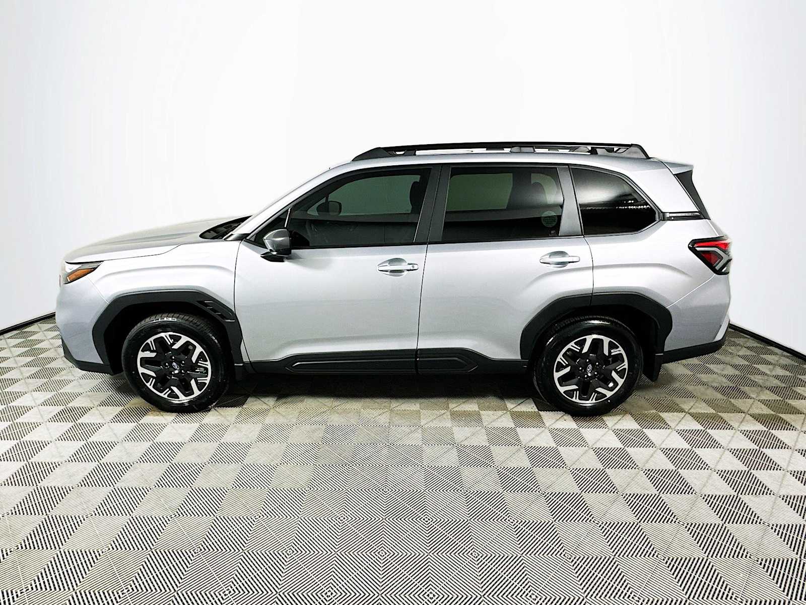 2026 Subaru Forester Premium photo 3