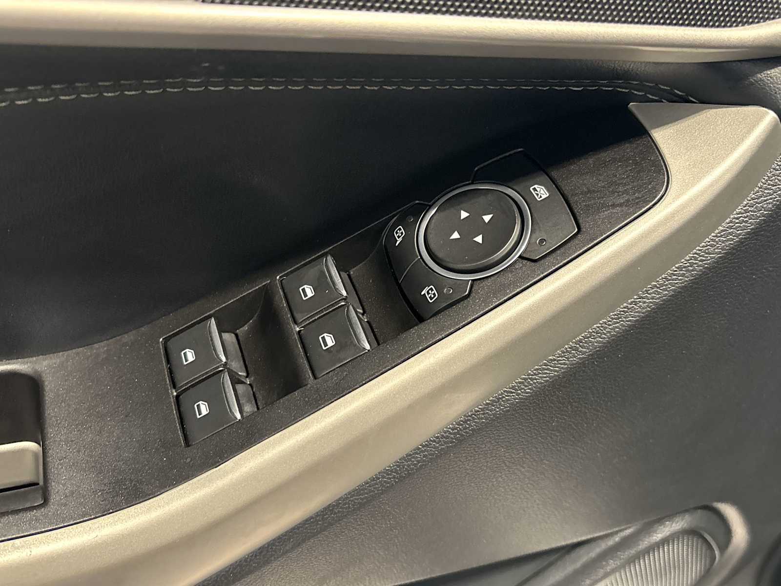 2020 Ford Explorer XLT photo 21