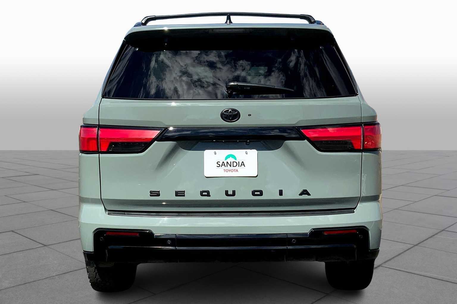 2024 Toyota Sequoia Platinum photo 4