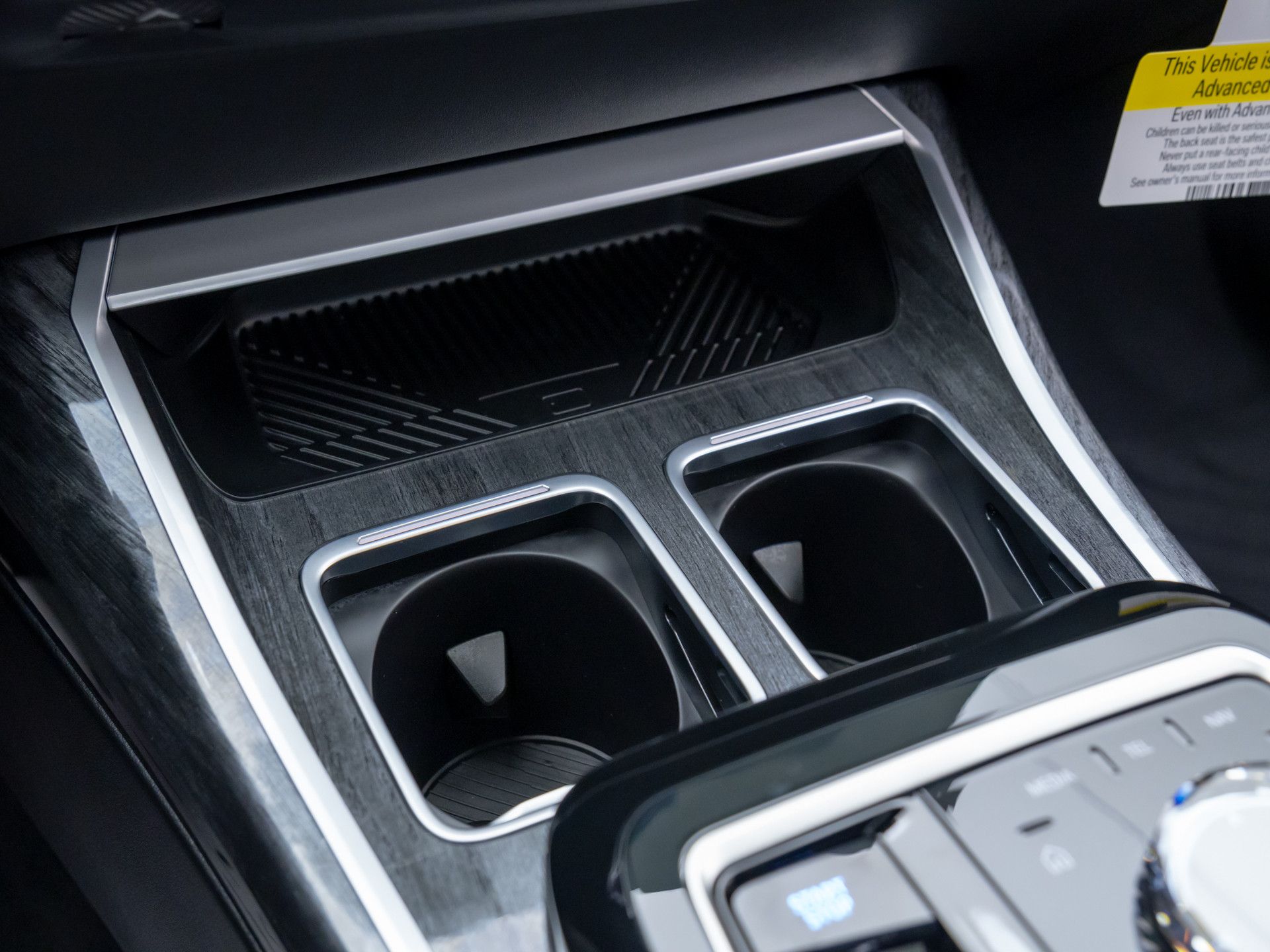 New 2025 Black Sapphire Metallic BMW xDrive60 image 27