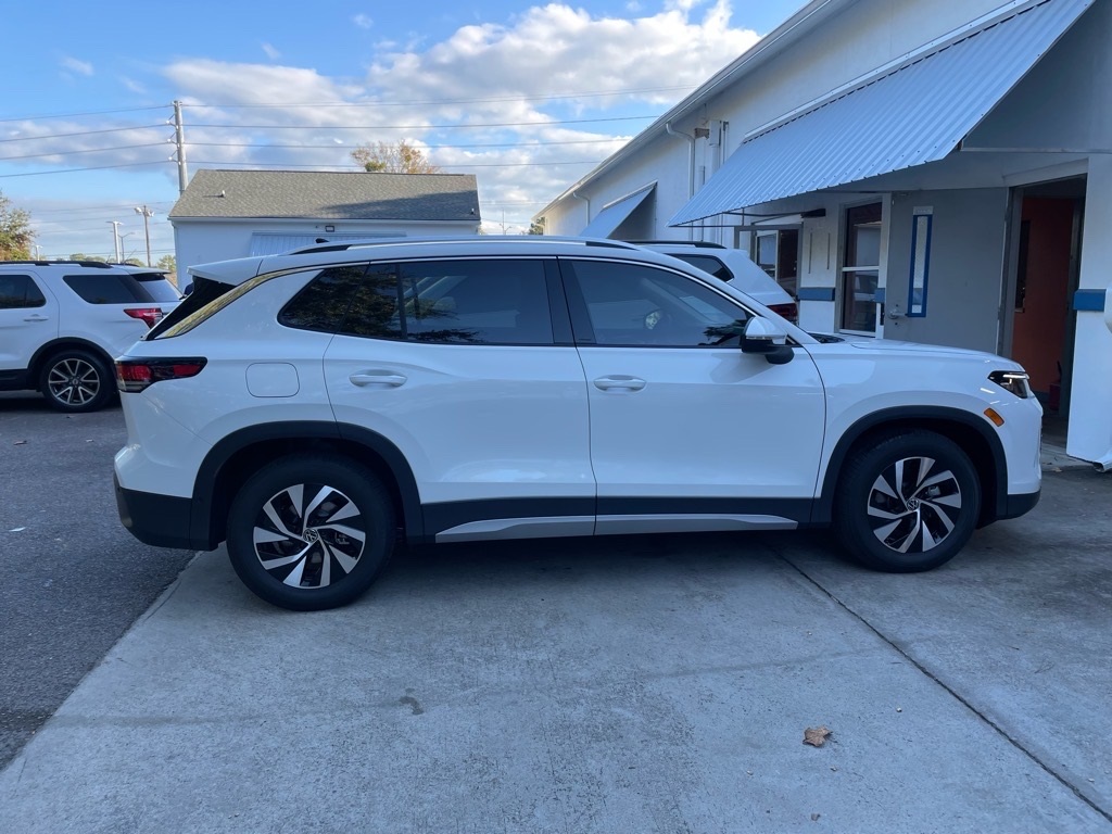 2026 Volkswagen Tiguan S photo 2