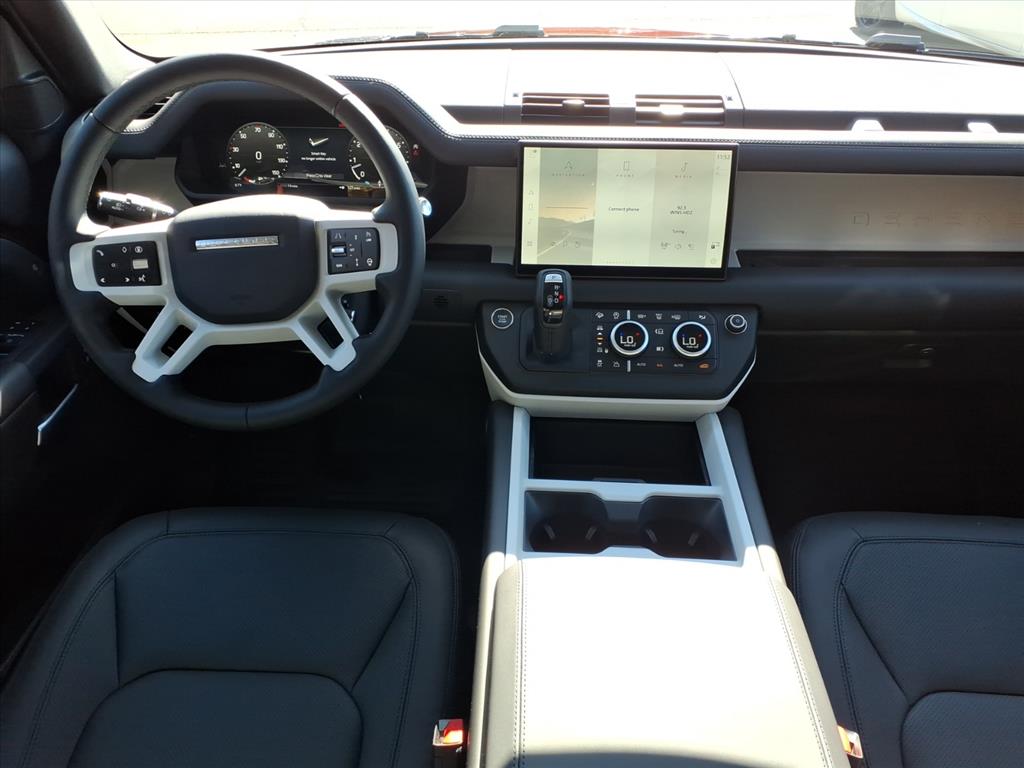 2025 Land Rover Defender X-Dynamic SE photo 4