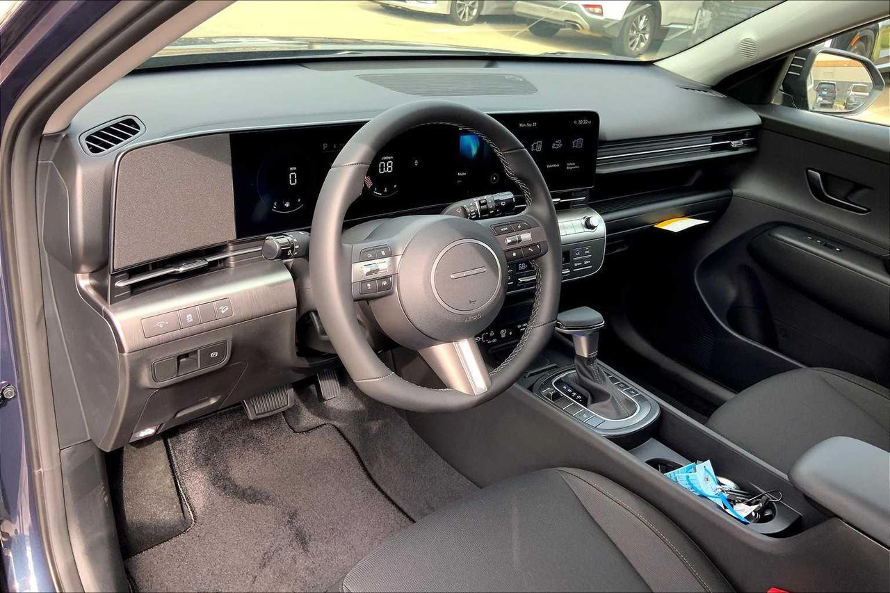 2026 Hyundai Kona SEL photo 8