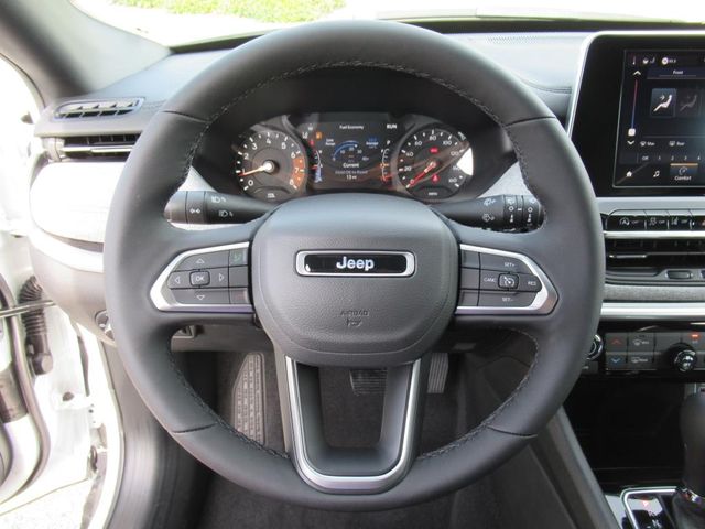 2025 Jeep Compass Latitude photo 16