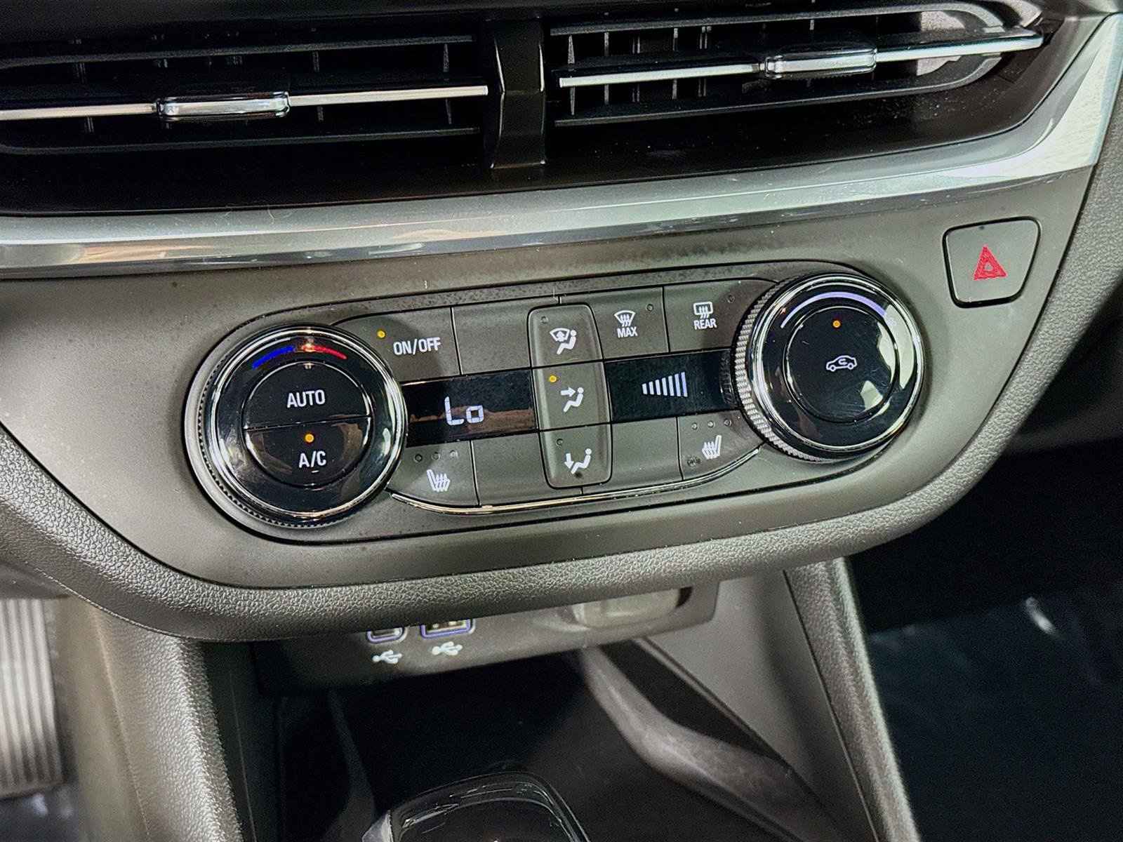 2024 Buick Envista Preferred photo 13