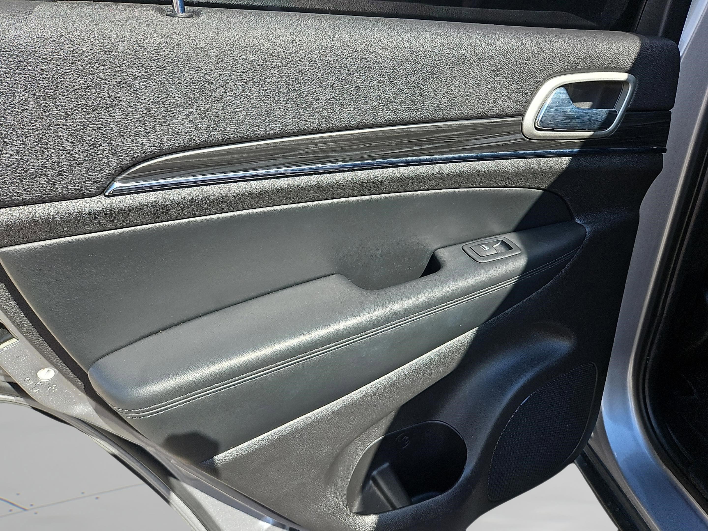 2021 Jeep Grand Cherokee Limited photo 8