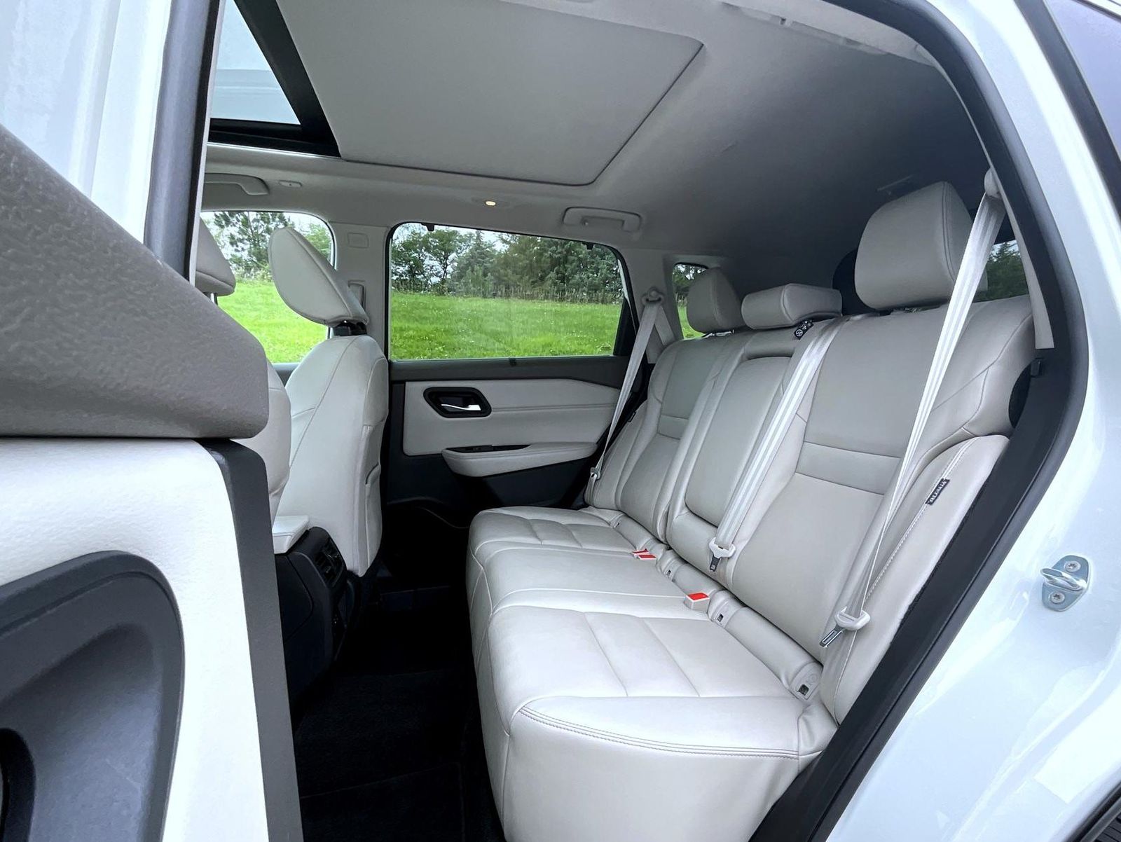 2022 Nissan Rogue SL photo 19