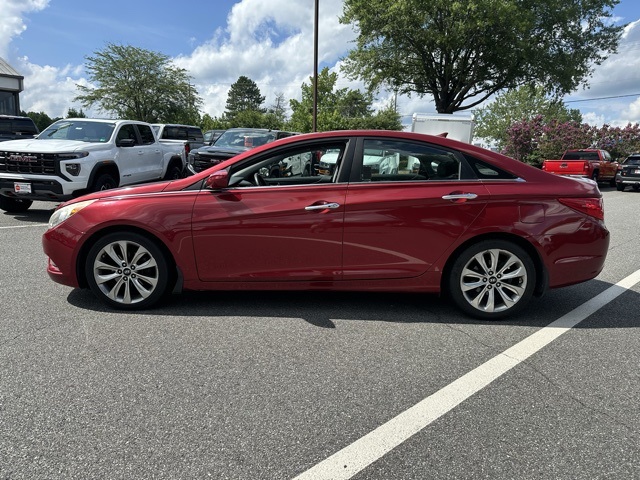 2011 Hyundai Sonata SE photo 2