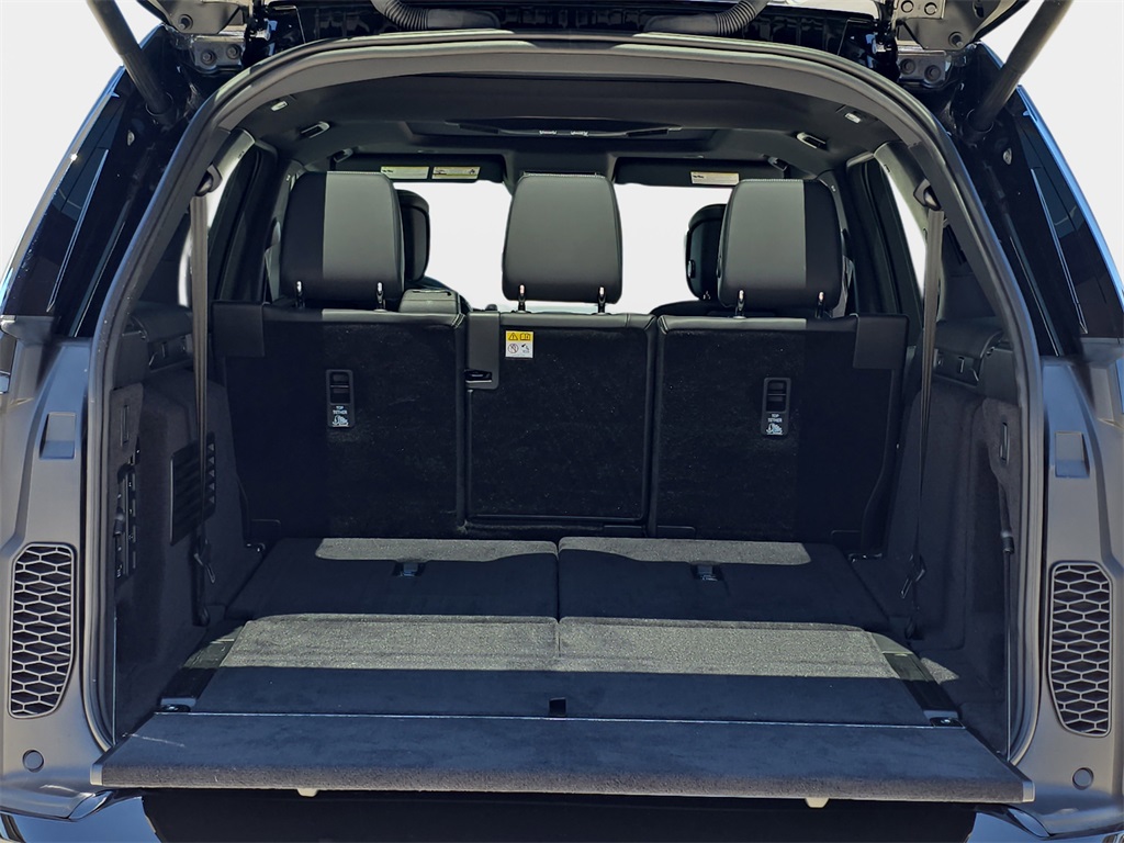 2025 Land Rover Discovery Metropolitan Edition photo 8