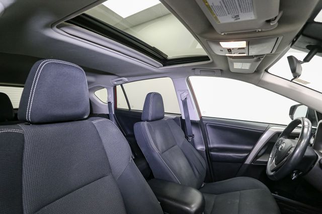 2018 Toyota RAV4 XLE photo 15