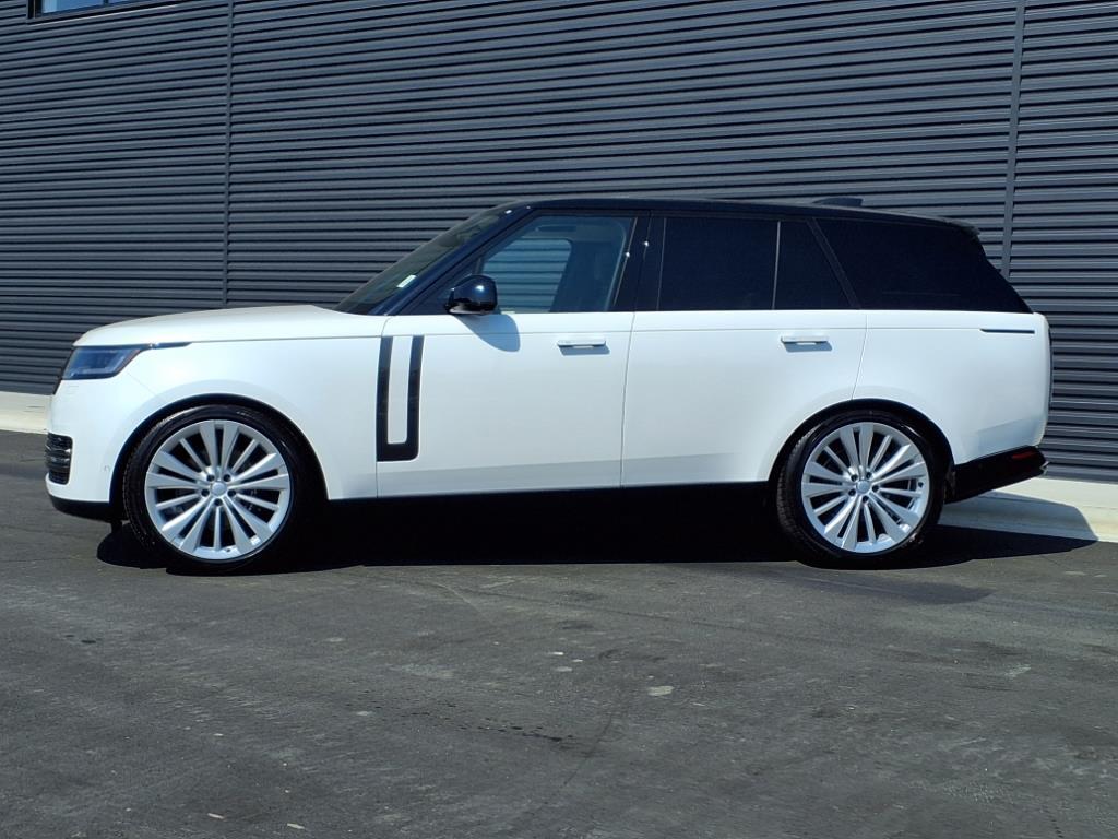 2024 Land Rover Range Rover SE photo 2
