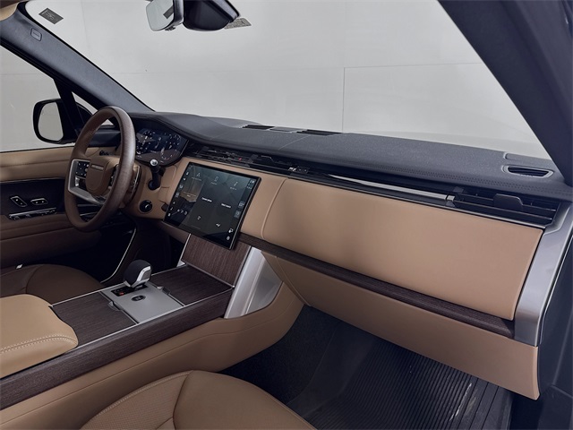 2025 Land Rover Range Rover SE photo 26