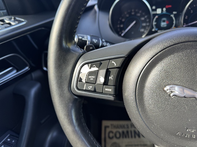 2019 Jaguar F-PACE Premium photo 26