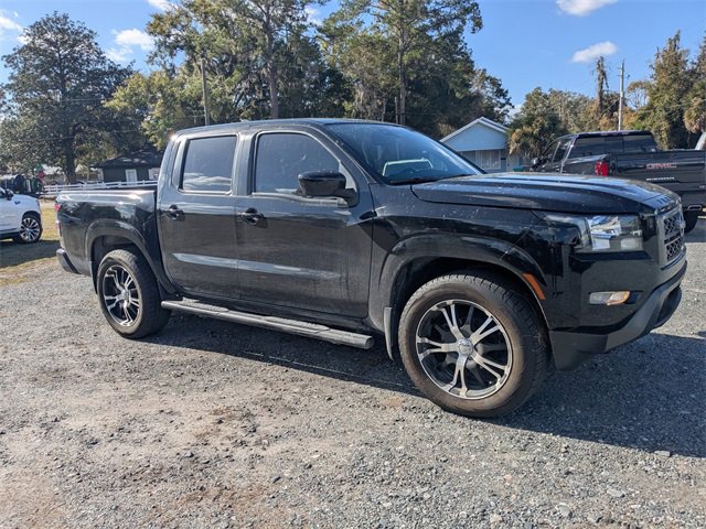 2022 Nissan Frontier SV's photo