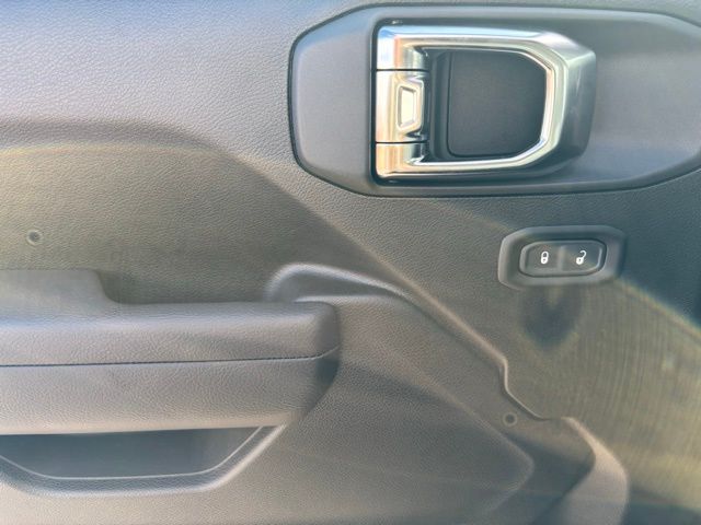 2025 Jeep Wrangler Sport photo 10
